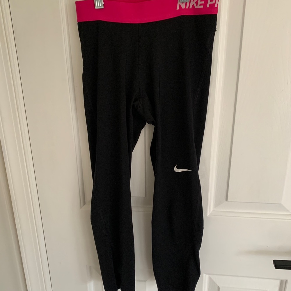 Women’s Nike Pro Capri Leggings